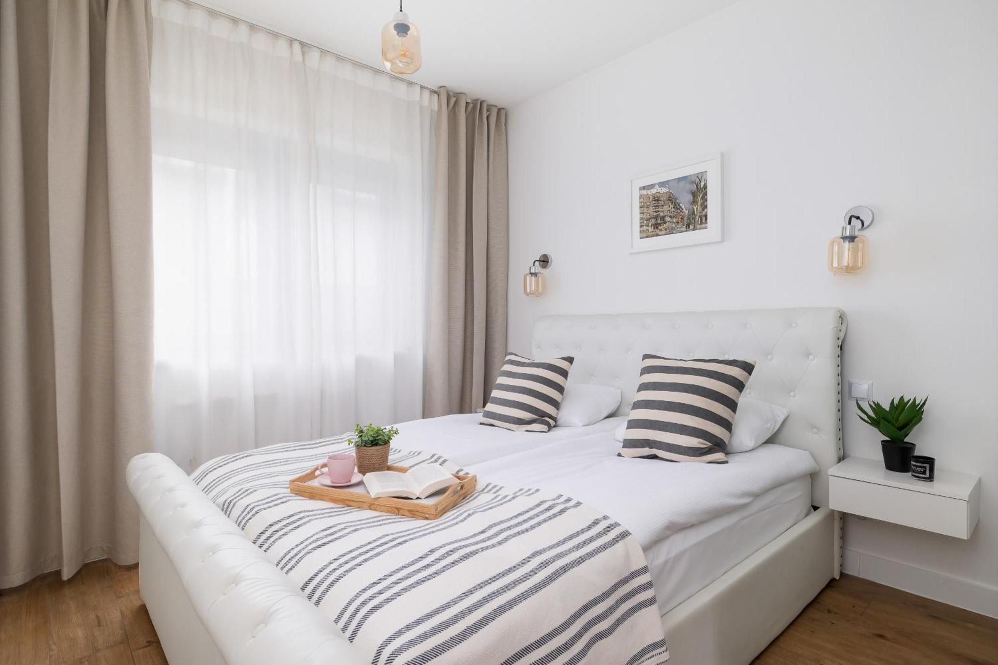 Apartment In Krakow With Parking And Balcony By Noclegi Renters Modlnica Eksteriør billede